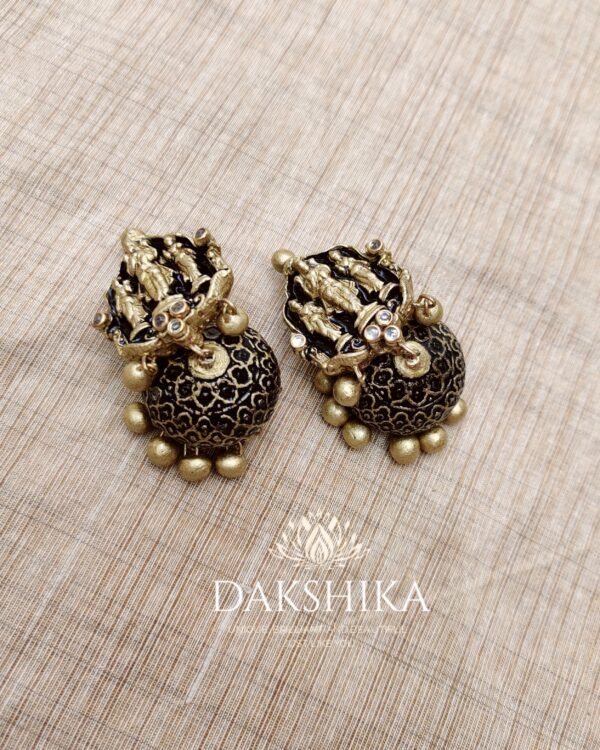 Terracotta- Medium Size Jhumka ( Golden with  Black )