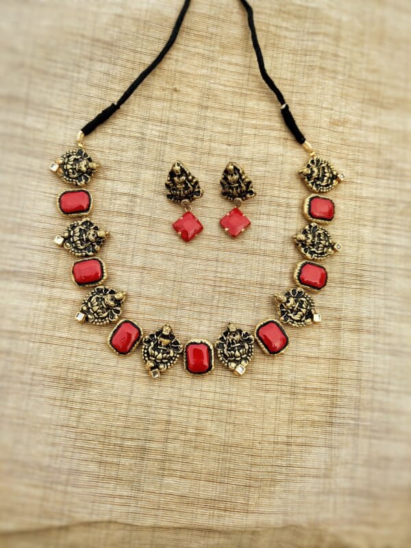 Terracotta-Short Necklace with Medium Size Earrings ( Golden with  Red )