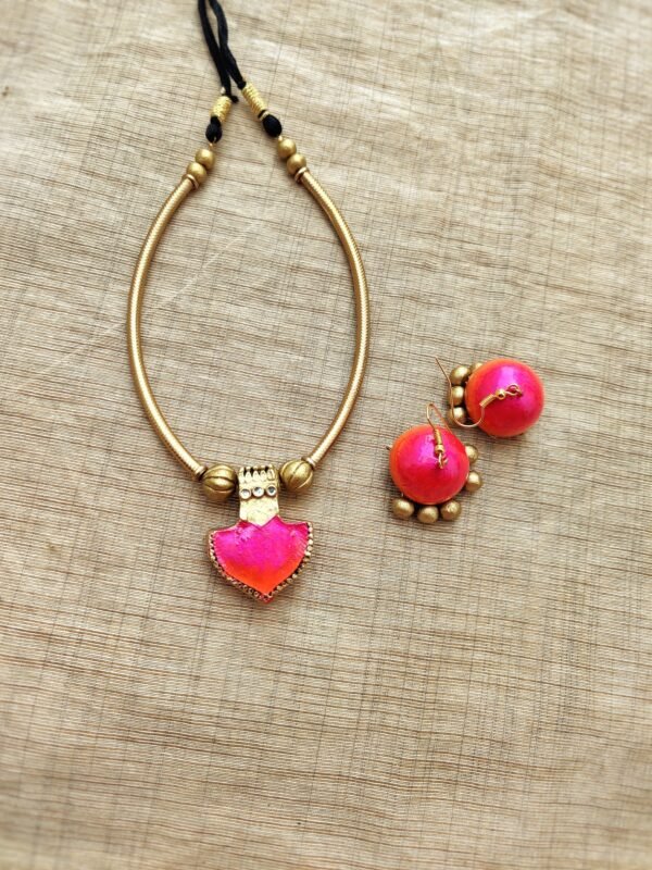 ANAMIKA-Terracotta -Short Necklace with Medium Size Jhumka( Golden with Pink & Orange )