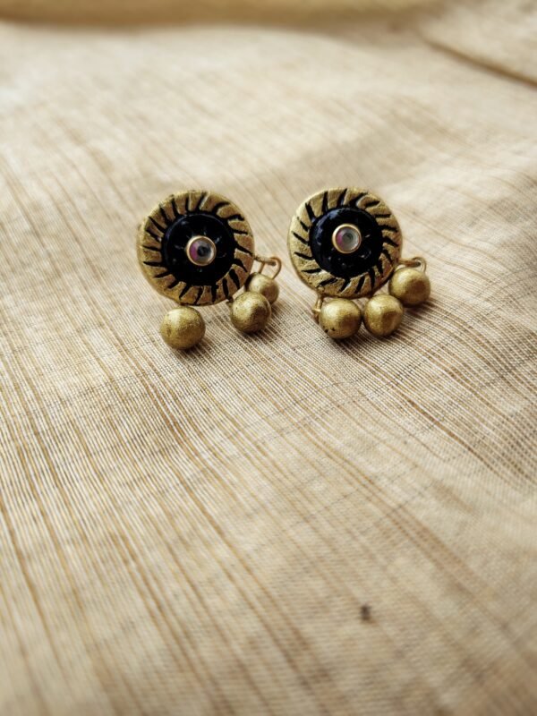 TERRACOTTA - Medium Size Stud ( Golden With  Black )