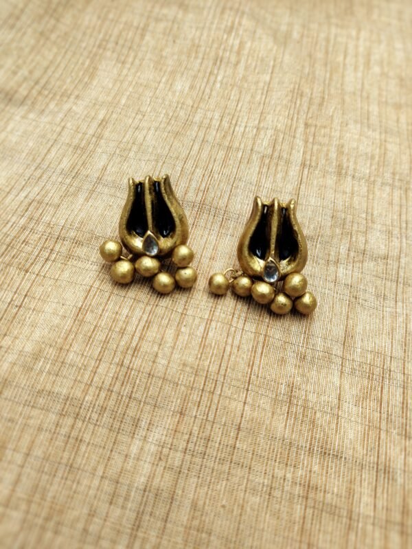Thrissul  - Medium Size Stud ( Golden With  Black)