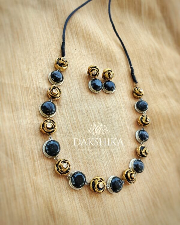 ROSE-Terracotta-Short Necklace with Medium Size Earrings ( Golden with Black )