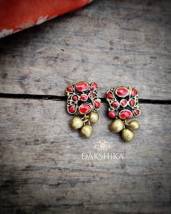 TERRACOTTA - Medium Size Stud ( Golden With  Red)